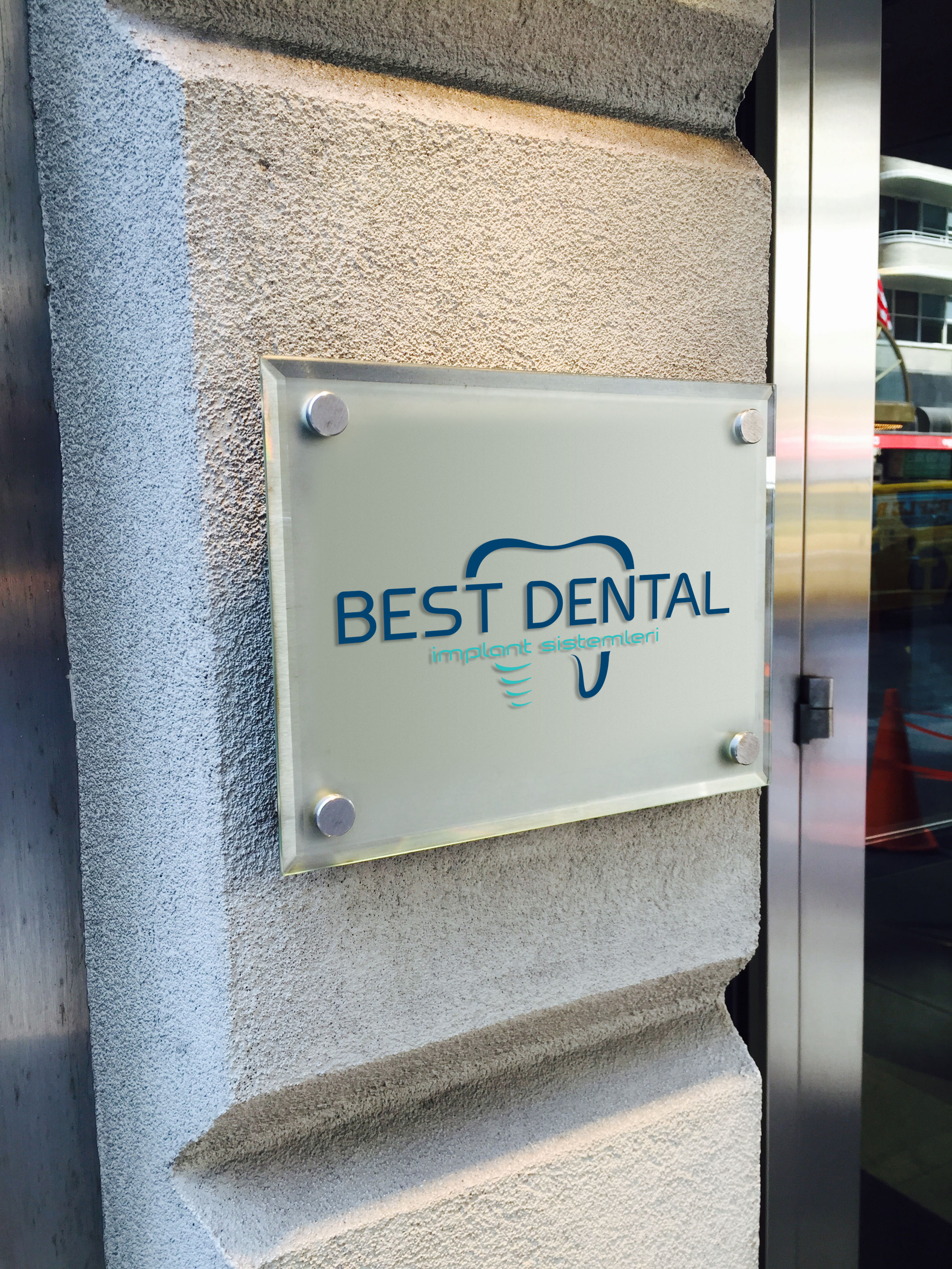 Best Dental Yeni logosunu arıyor